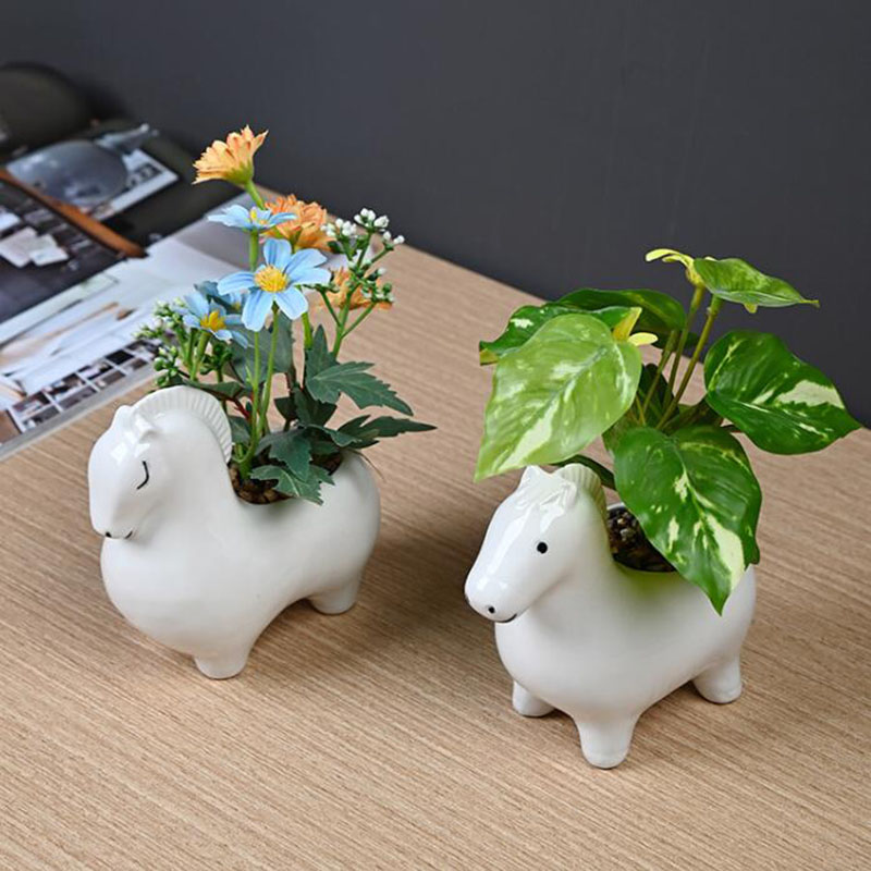 White Porcelain Creative Horse - Bonsai Garden Art 评论和价格